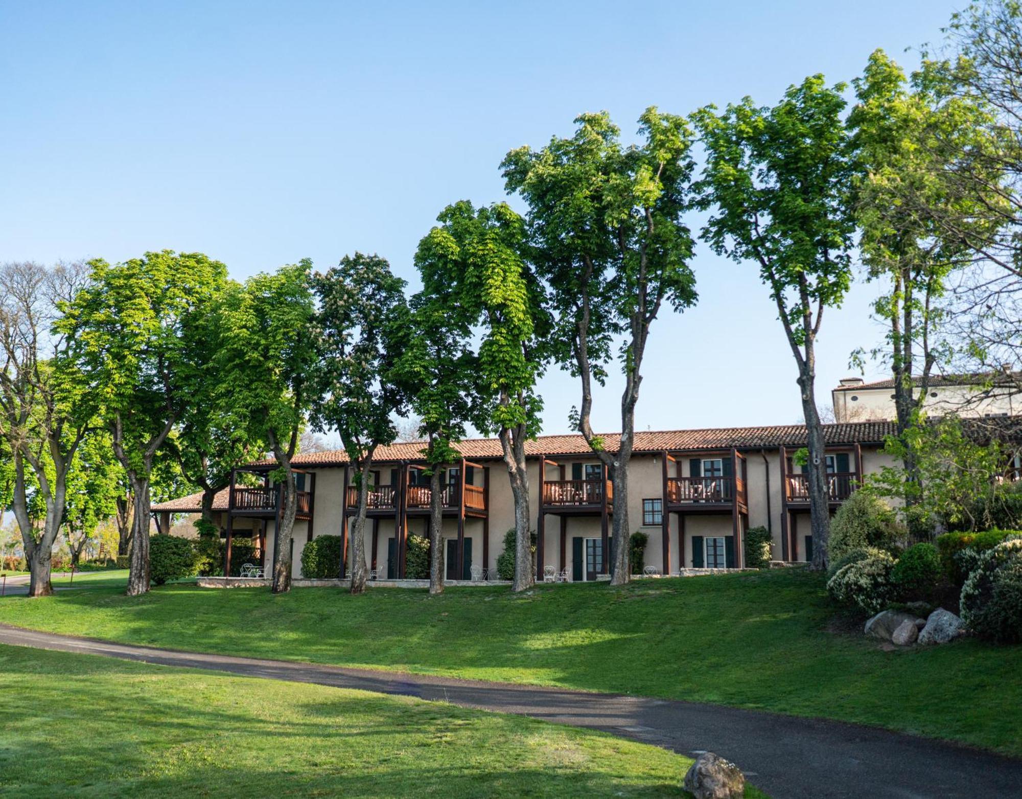 Qc Termegarda Spa & Golf Resort Calvagese Della Riviera Exterior foto